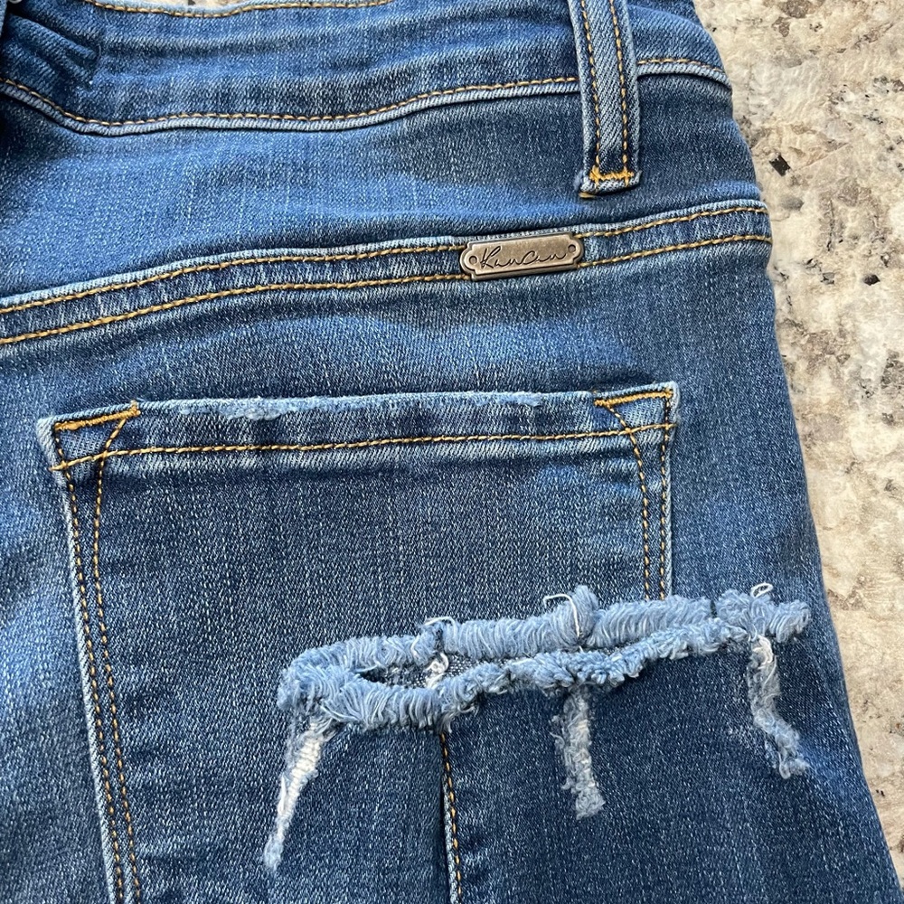 Great Condition!! Kancan Skinny Jeans. High Waisted. Size 11/29.